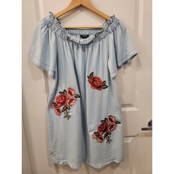 ANA Chambray Dress with Embroidered flowers - Picture 2 of 7